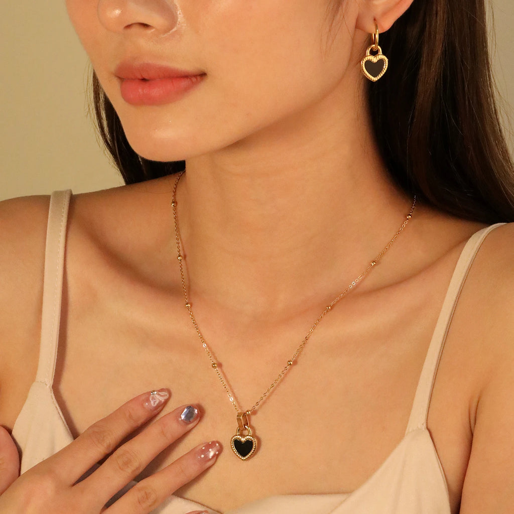 Parure Cœur Noir Waterproof — Collier & Boucles d’Oreilles