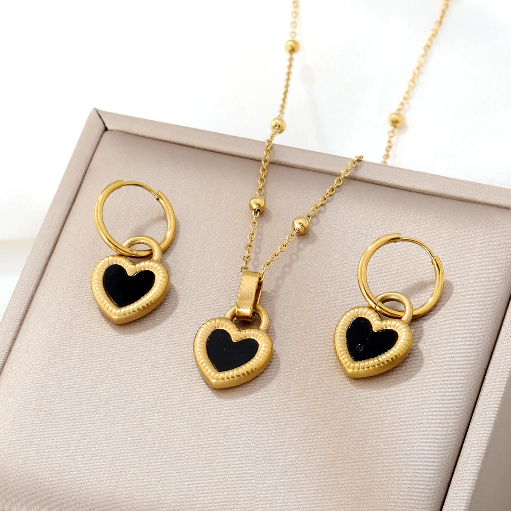 Parure Cœur Noir Waterproof — Collier & Boucles d’Oreilles
