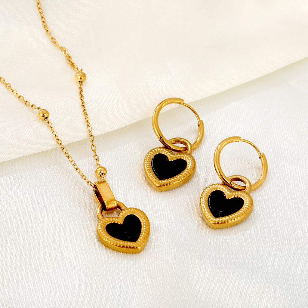 Parure Cœur Noir Waterproof — Collier & Boucles d’Oreilles